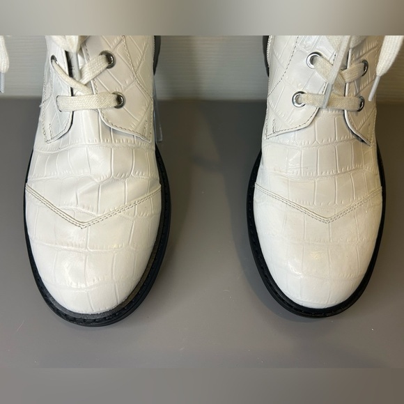 🤍”Aerosoles” Women’s Amie White Lace Up Ankle Boots w/Side Zipper& Chunky Sole🤍 - Picture 3 of 15